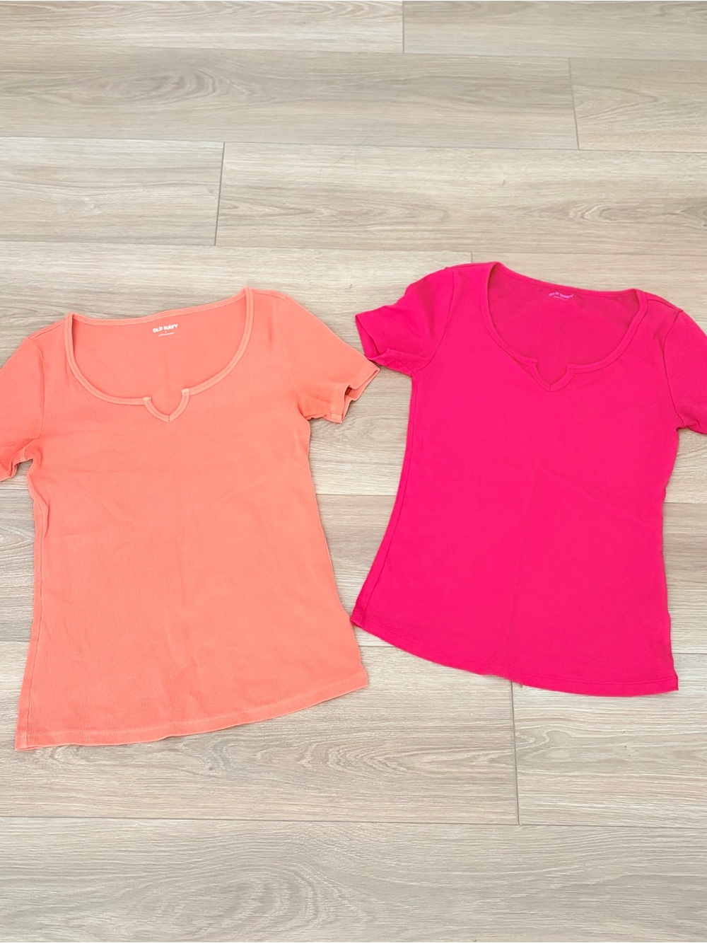 Old Navy Women's Short Sleeve Scoop V-Notch Top- Small